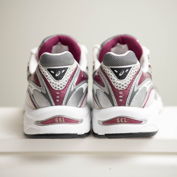 Asics Gel Equation 3 Womens 8.5 Athletic Running Shoes White Purple Asics Shoes - Picture 4 of 7